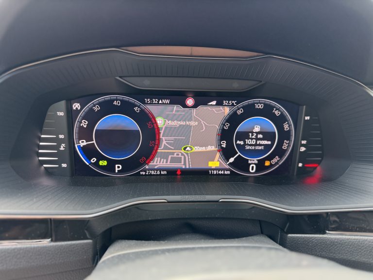 Škoda Superb Combi 2.0 TDI DSG | WEBASTO | SERVISNA | L K - galerija 21